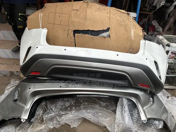 Complete Back Bumper Rx350 2023-2024-2025 · Photo 1