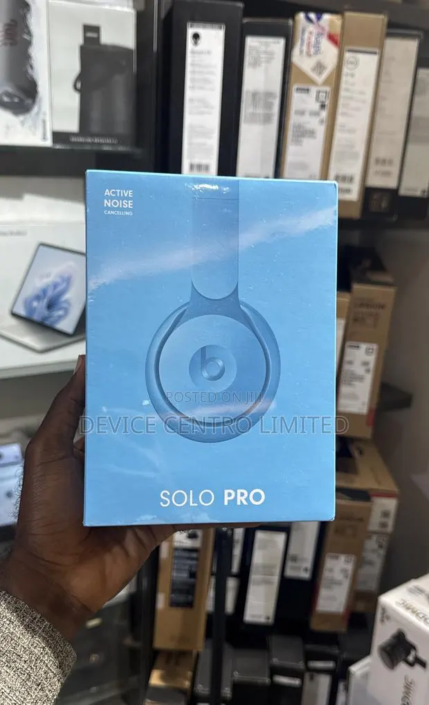 Beats Solo Pro · Photo 1