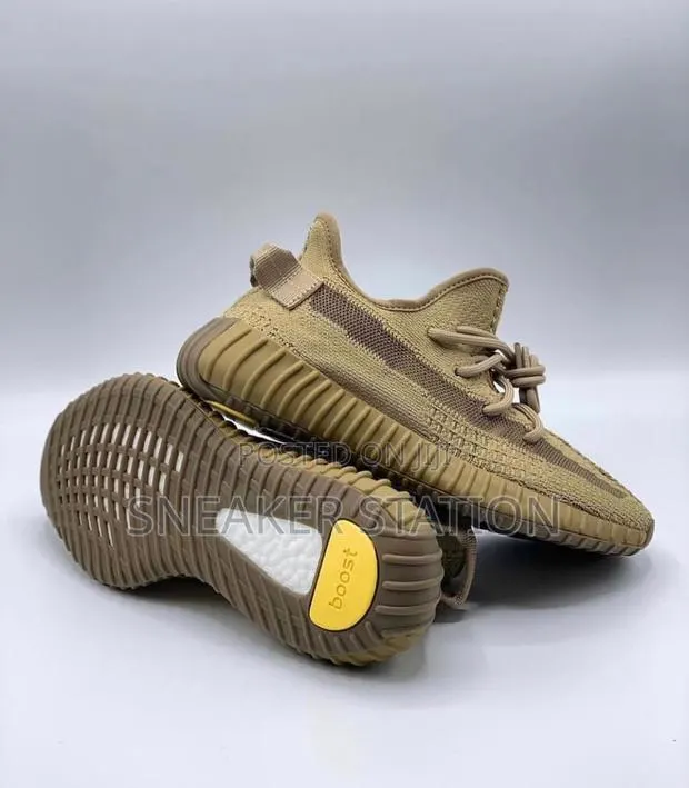 Adidas Yeezy Boost 350 Brown · Photo 1
