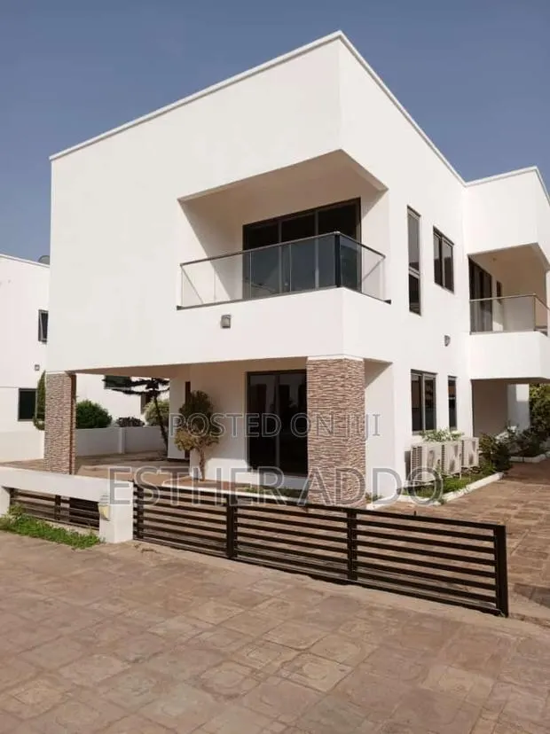 4bdrm Duplex in Ashaley Botwe for rent · Photo 1
