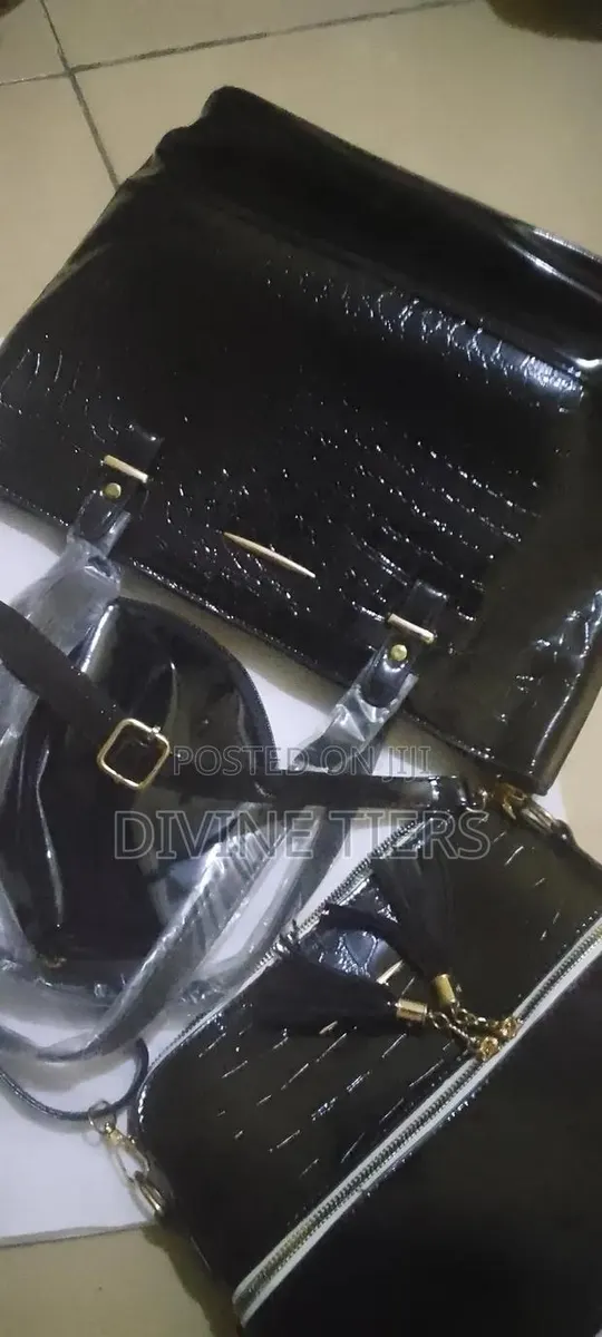 Fashionable Bags · Photo 1