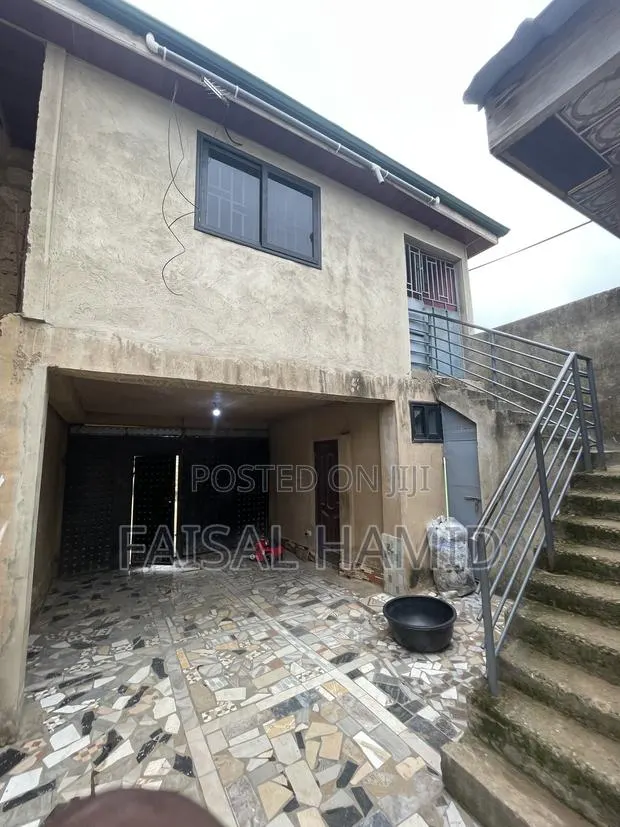 8bdrm Apartment in Fhh Estate, Accra Metropolitan for sale · Photo 1