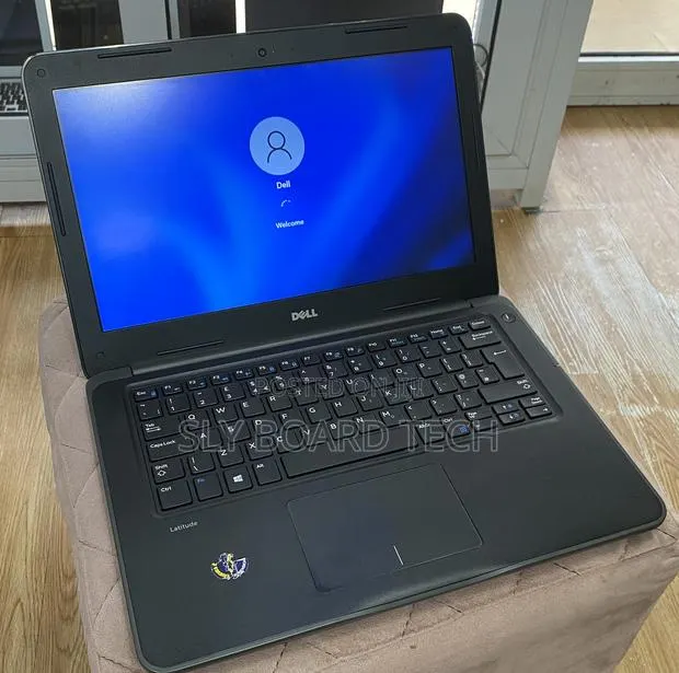 Laptop Dell Latitude 3380 8GB Intel Core I3 SSD 128GB · Photo 1