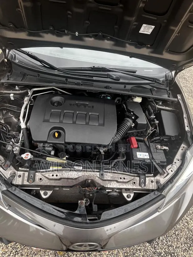 Toyota Corolla SE 4dr Sedan (1.8L 4cyl CVT) 2017 · Photo 1