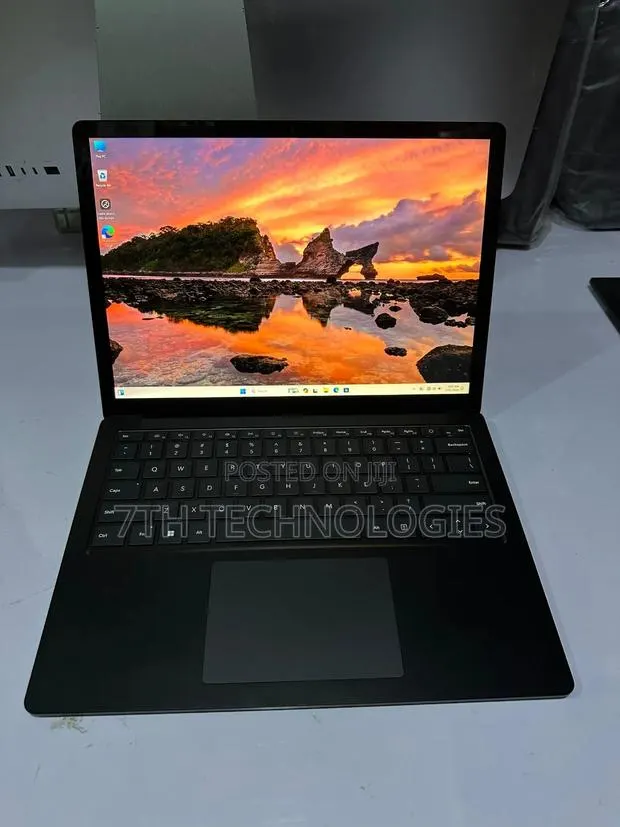 Laptop Microsoft Surface Laptop 5 16GB Intel Core I5 SSD 512GB · Photo 1