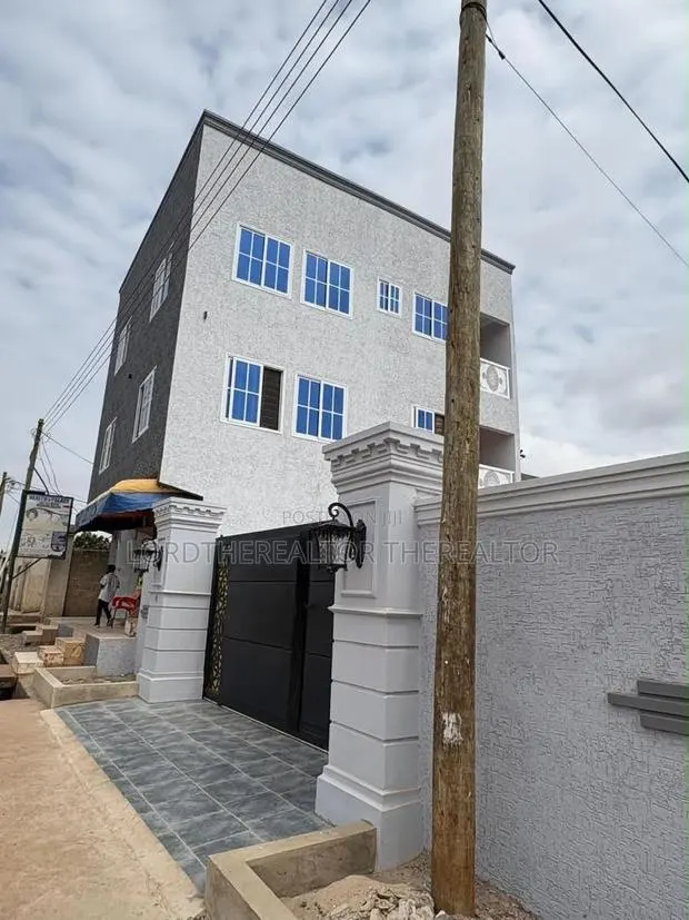 3bdrm Apartment in Last Stop for rent
