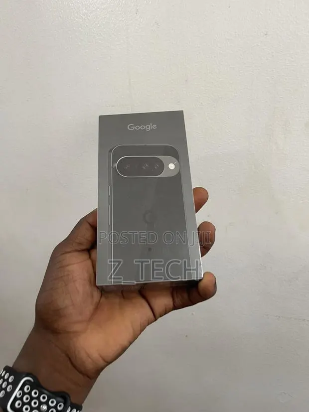 New Google Pixel 10 128 GB Black · Photo 1