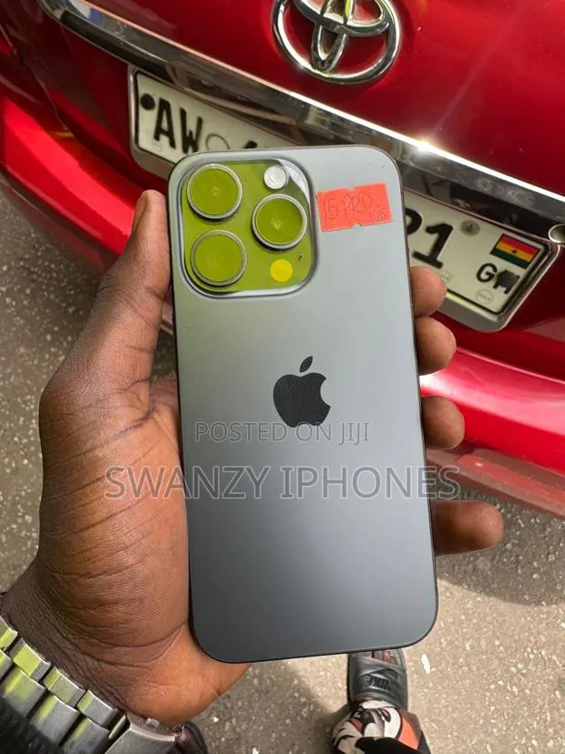 Apple iPhone 15 Pro 128 GB Black · Photo 1