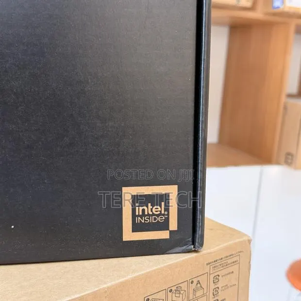New Laptop Dell 16GB Intel Core Ultra 7 SSD 1T · Photo 1