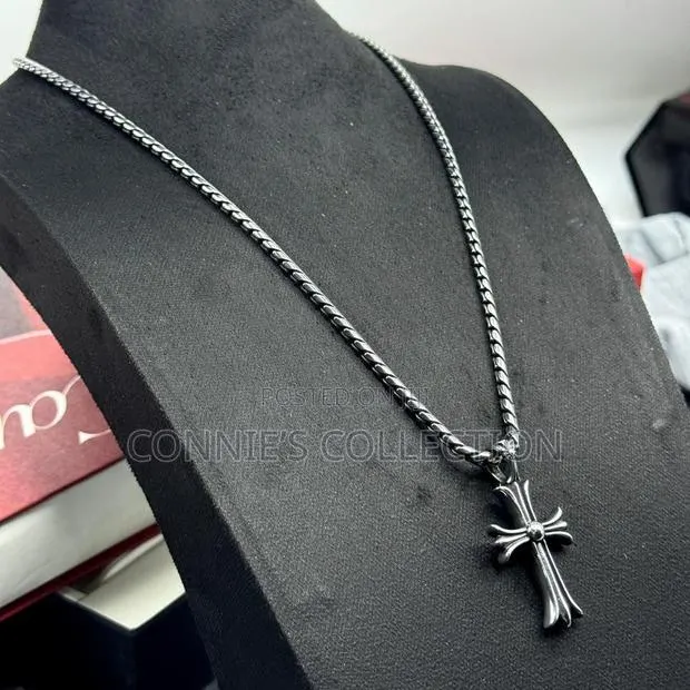Stainless Non Fade Neck Chains · Photo 1