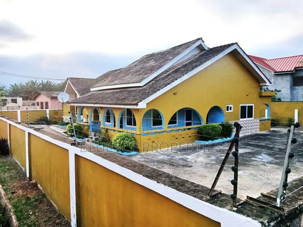 3bdrm House in Takoradi for sale · Photo 1
