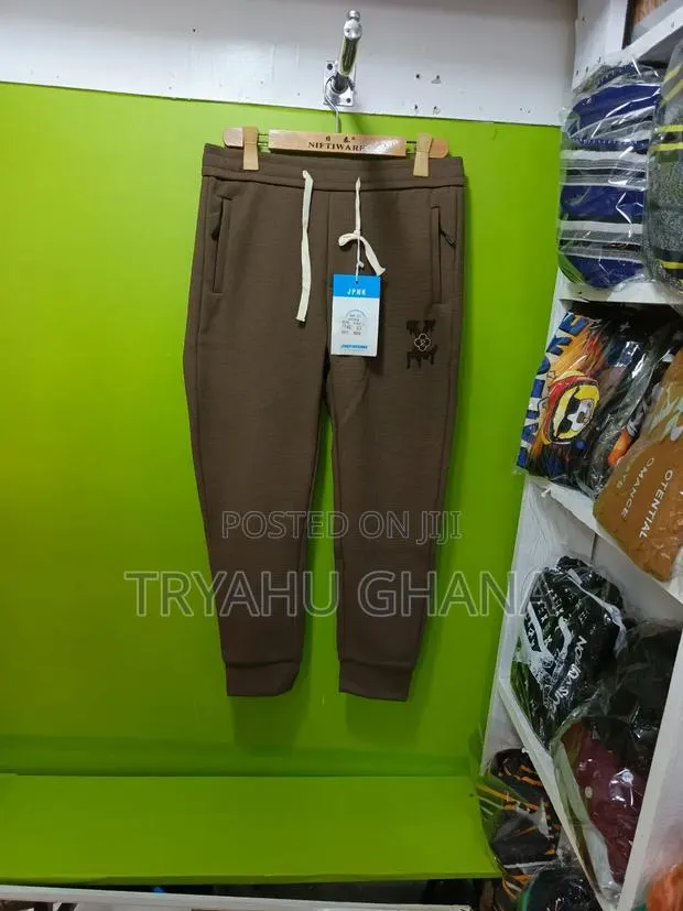 Shop Classic Louis Vuitton Joggers Now At Tryahu, Size 33 · Photo 1