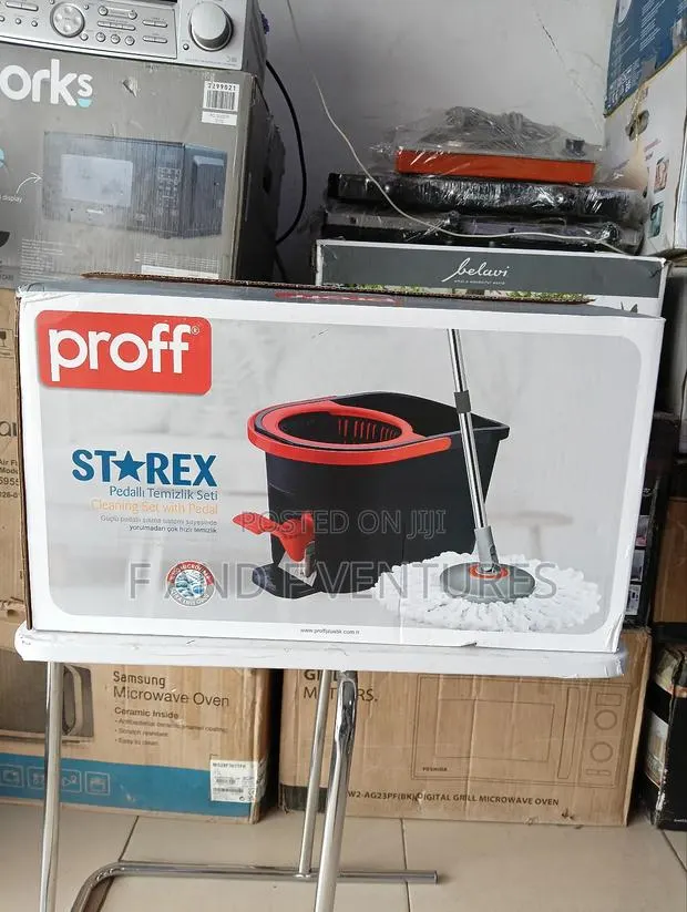 Foot Pedal Mop Bucket With Cotton Mob · Photo 1