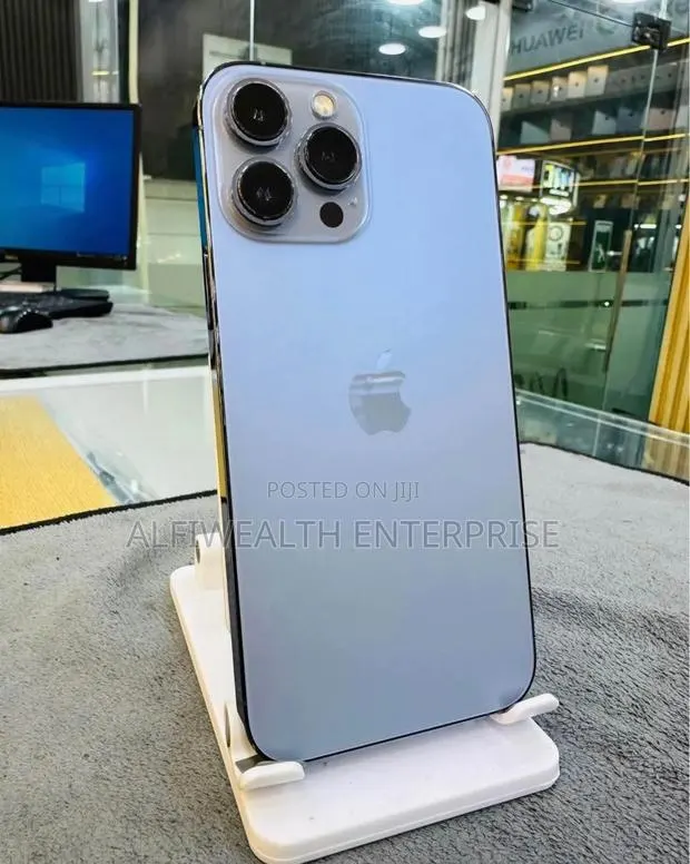 Apple iPhone 13 Pro Max 128 GB Blue · Photo 1