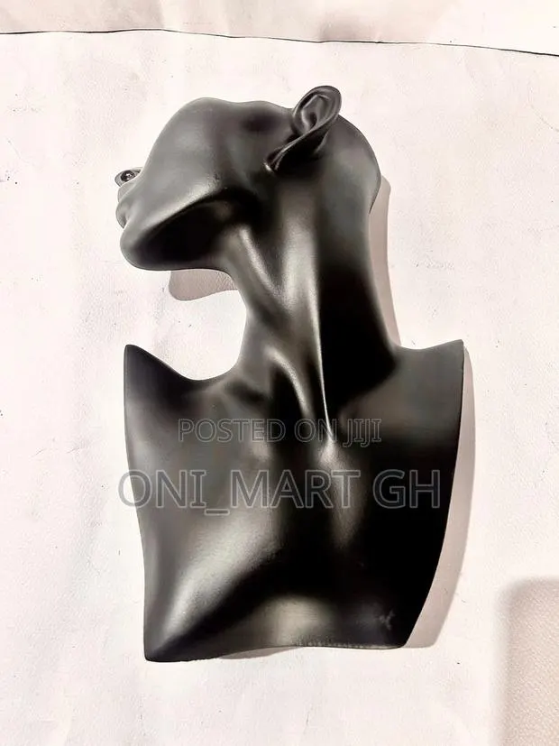 Jewelry Stand Mannequin · Photo 1