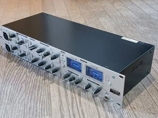 Focusrite Platinum TwinTrak Pro – Dual Channel Strip Preamp · Photo 1