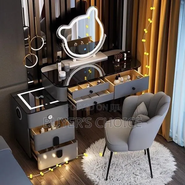 Nordic Style Vanity Set · Photo 1