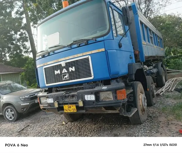 Man Deseil 12wheeler · Photo 1