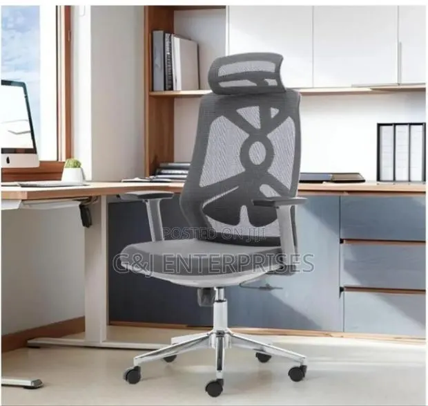 High Back Adjustable Office Chair · Photo 1