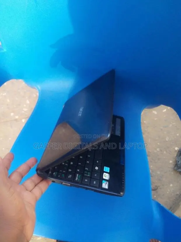 Laptop Acer Aspire 1 2GB Intel Atom HDD 160GB