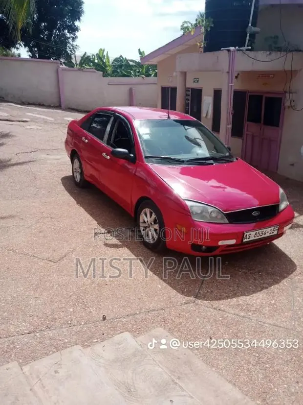 Ford Focus 2005 Red · Photo 1