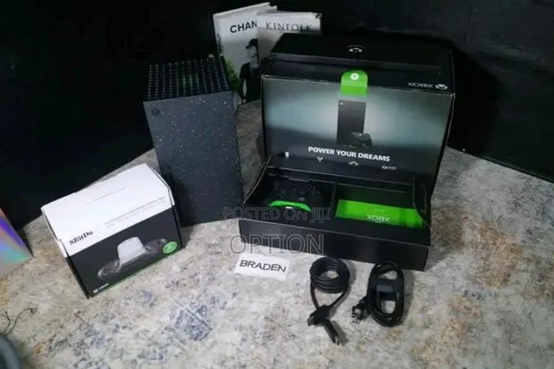 Xbox Series X With 18 Games 2tb · Photo 1