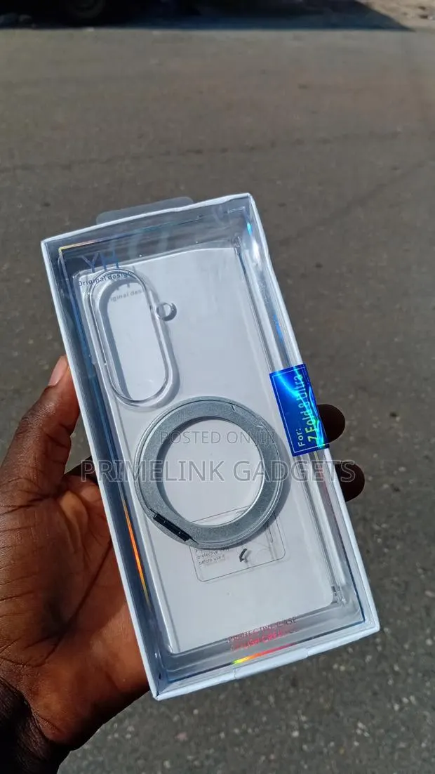 Samsung Galaxy Z Fold 8 Ultra Transparent Case · Photo 1