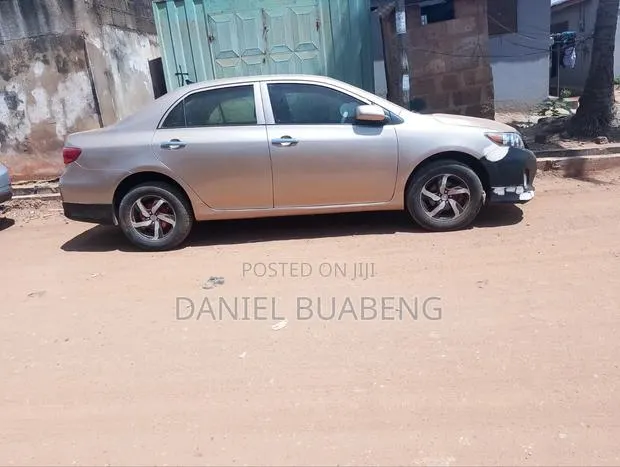 Toyota Corolla 2013 · Photo 1