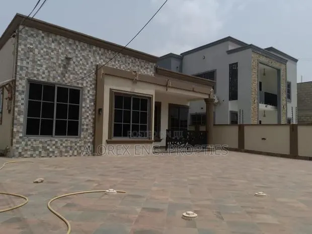 3bdrm House in Botwe, School Junction for sale · Photo 1