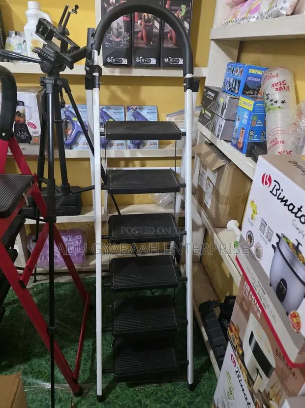 Foldable Ladder · Photo 1