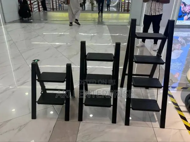Foldable Ladder Black a-Shaped Telescope Ladder 4 Steps · Photo 1