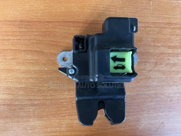 2011 - 2015 Hyundai Elantra OEM Trunk Latch Lid Lock · Photo 1