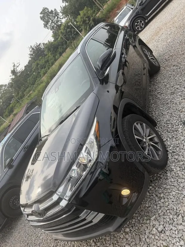 Toyota Highlander XLE 4x4 V6 (3.5L 6cyl 8A) 2018 Black · Photo 1
