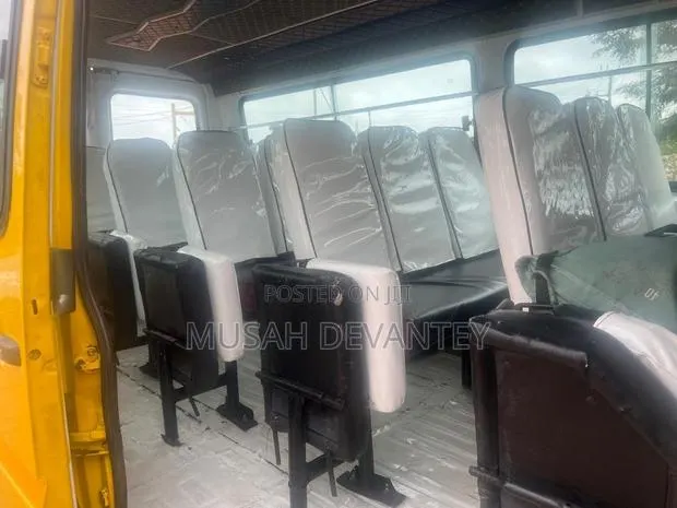 Mercedes-Benz Sprinter 2009 Yellow · Photo 1