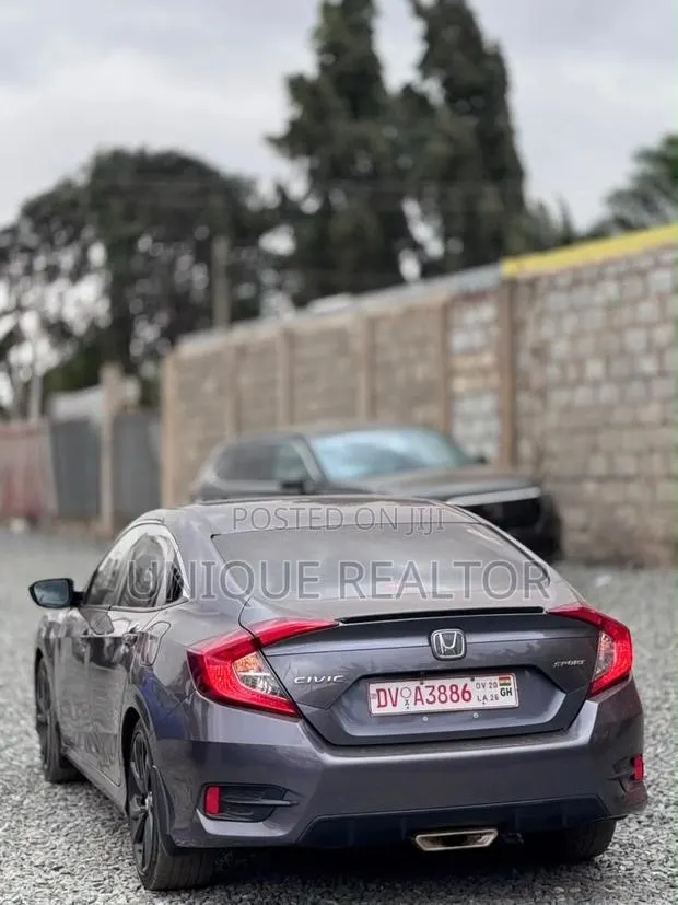 Honda Civic Sport Sedan 2020 Gray · Photo 1