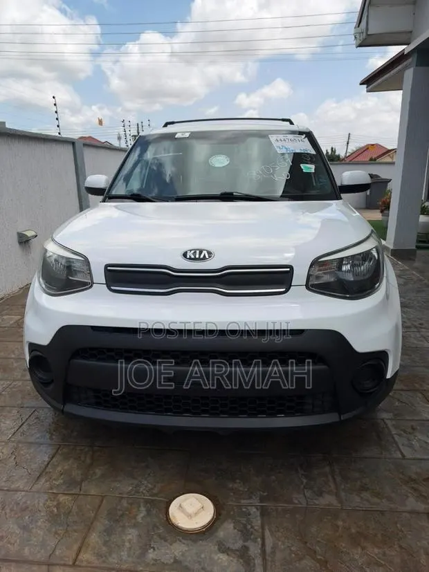 Kia Soul Hatchback 2018 White · Photo 1