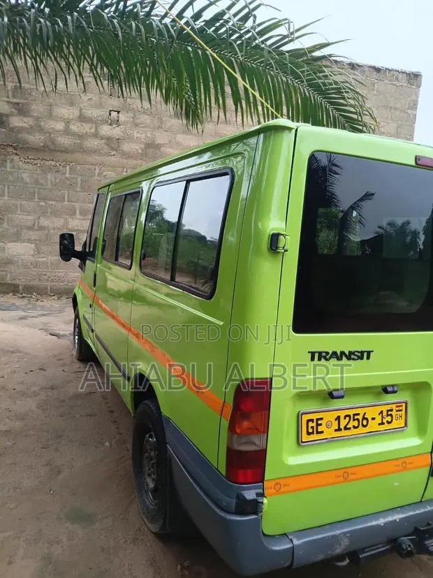 Ford Transit 2005 Green · Photo 1