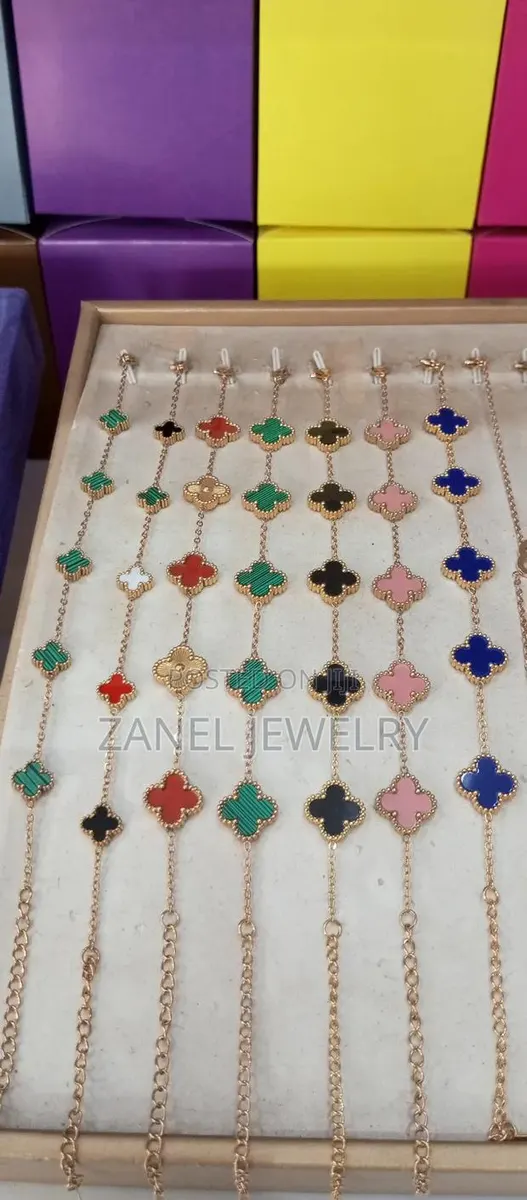Van Cleef Bracelets · Photo 1