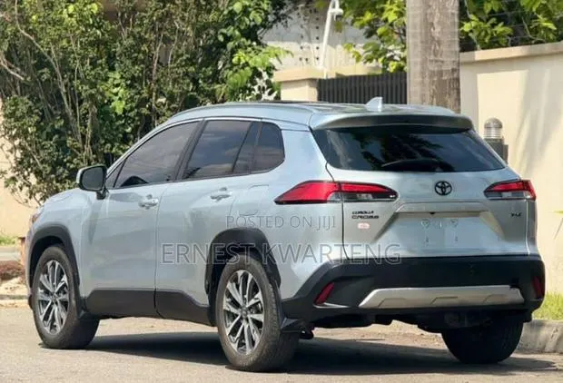 Toyota Corolla Cross 2023 Gray · Photo 1