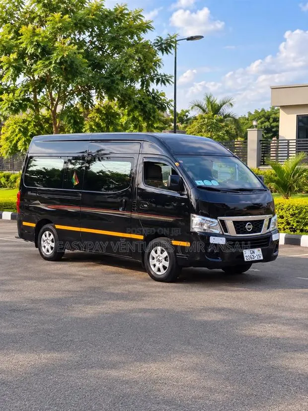 Nissan Caravan (Urvan) 2015 Blue · Photo 1