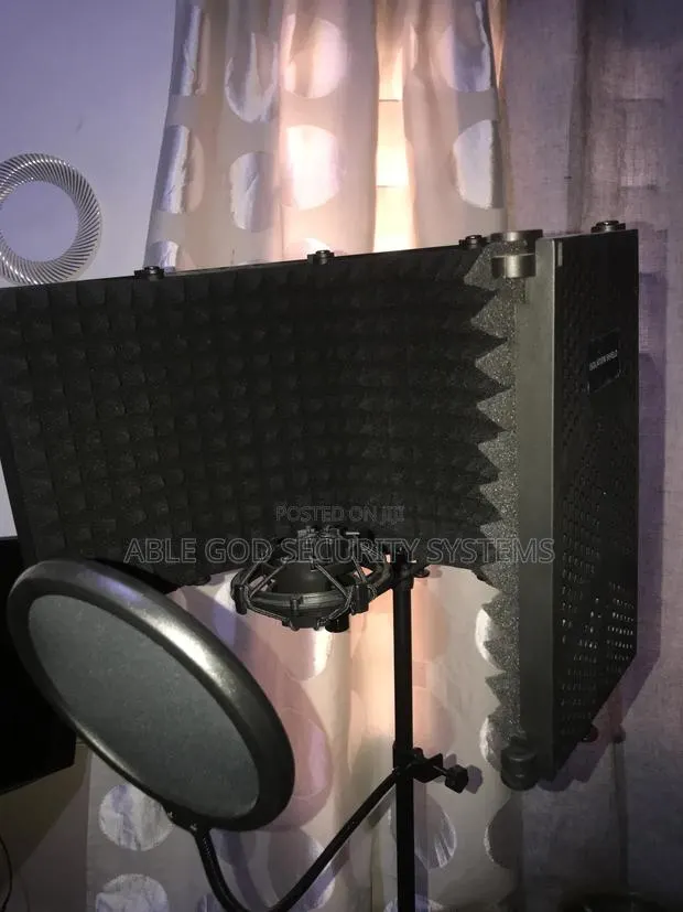 Microphone Vocal Booth With Pop Filter · Photo 1