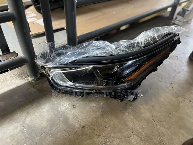 Highlander 2020, 2021, 2022, 2023 Headlight Full LED · Photo 1