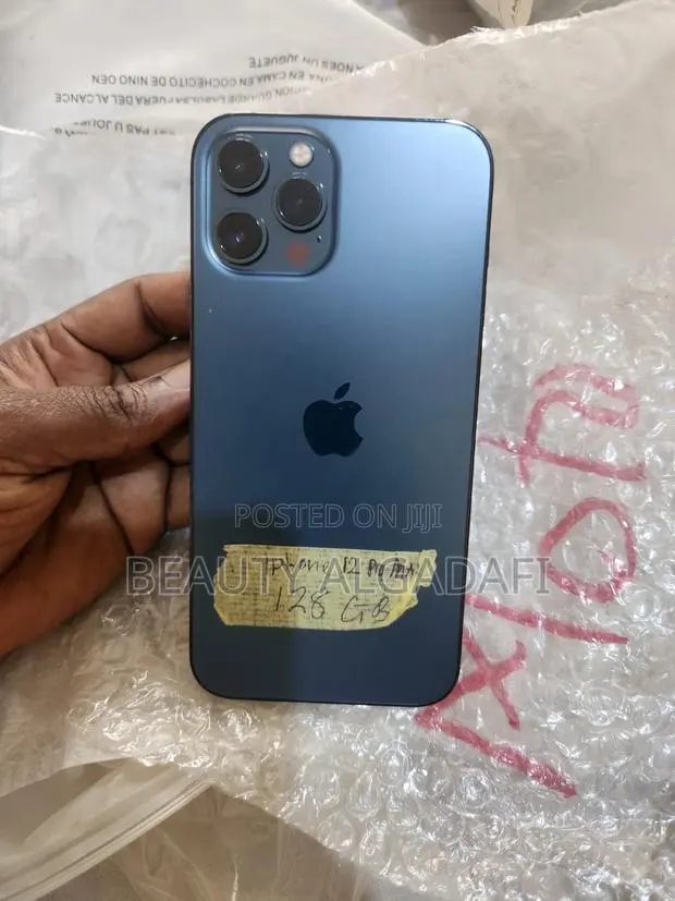 Apple iPhone 12 Pro Max 128 GB Blue · Photo 1