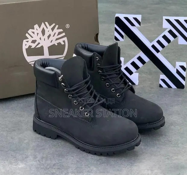 Timberland Unisex Black Boots · Photo 1