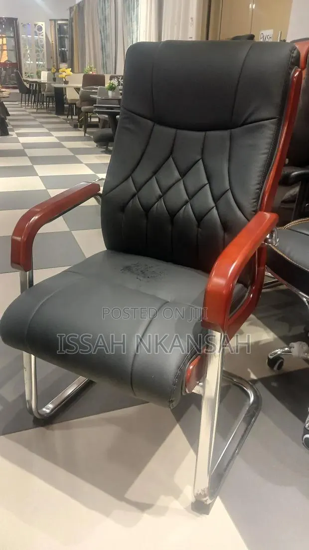 Luxurious Chair · Photo 5