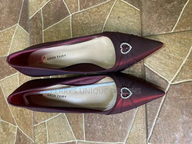 Burgundy Luxe Pointed High Heels · Photo 1