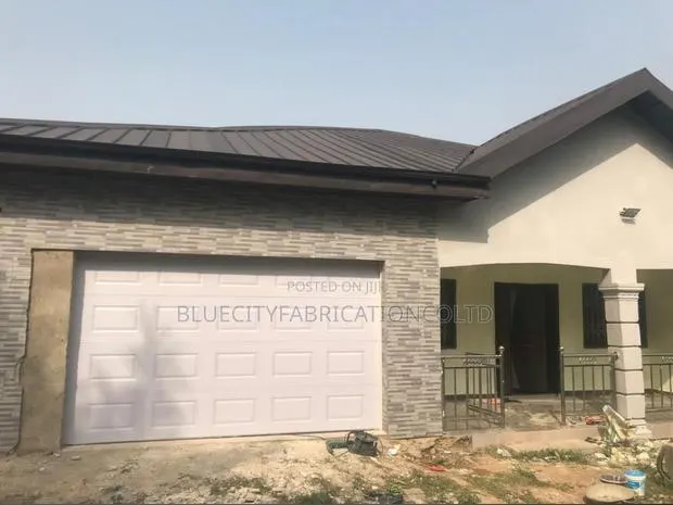 Automated Garage Door · Photo 1