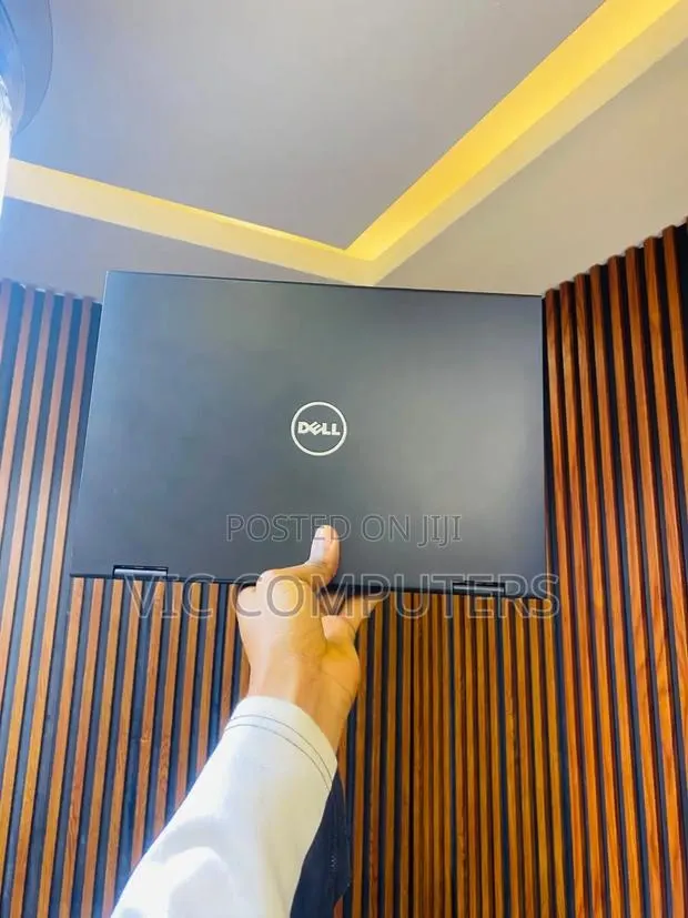 Laptop Dell Latitude 3390 2-in-1 8GB Intel Core i5 SSD 256GB · Photo 1