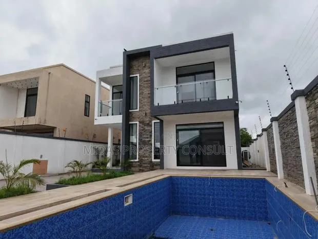 4bdrm House in Community 23, Accra Metropolitan for sale · Photo 1