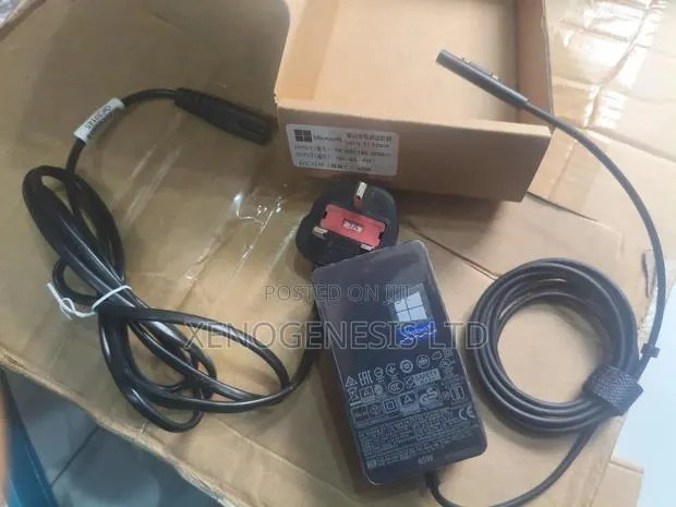Microsoft Surface Pro 4 Charger · Photo 1
